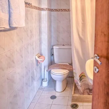 Apartment Style *
